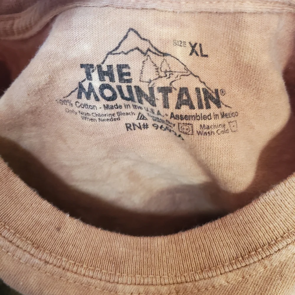 The Mountain Big Retriever Dog Face T-shirt Retired Rare XL - Picture 7 of 7